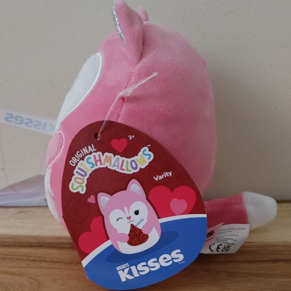 5"Valentine'sDay Squishmallows Hershey's Kiss Varity The Pink Chipmunk NWT - Picture 2 of 2